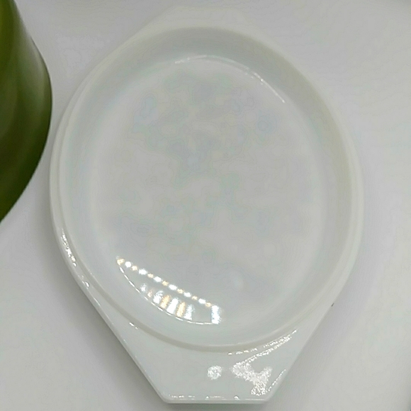 Pyrex Verde 2.5 Qt Casserole with lid. Vintage 60s & 70s in Avocado Green - Picture 7 of 12